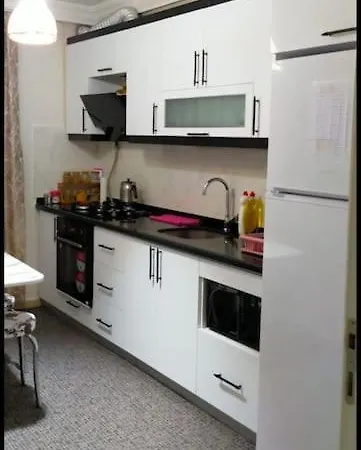 Spacious 3 Bedrooms Flat Apartment